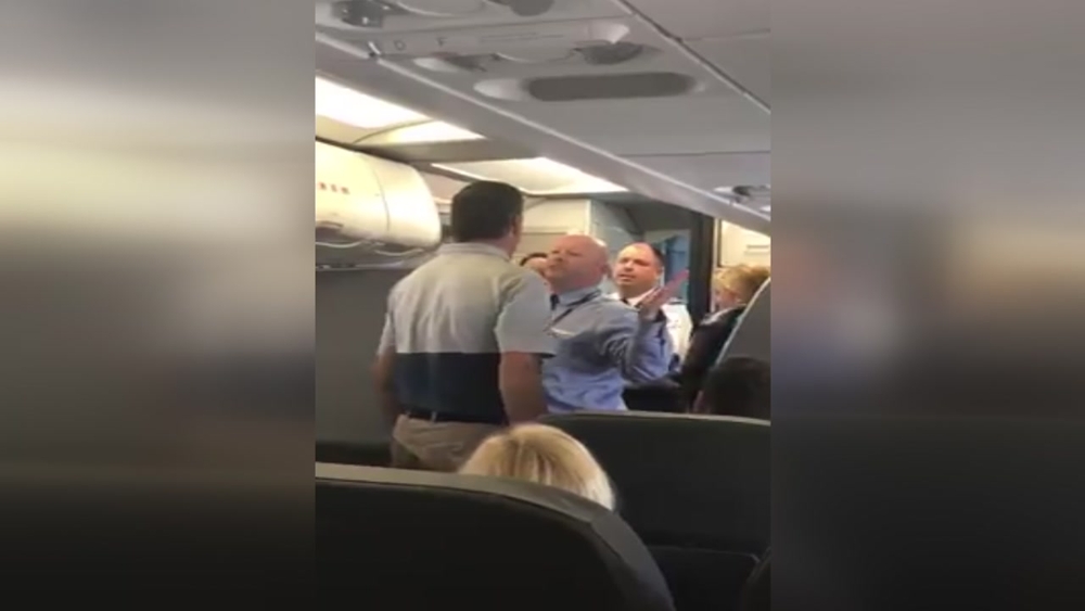 Passengers defend mother allegedly attacked by flight attendant